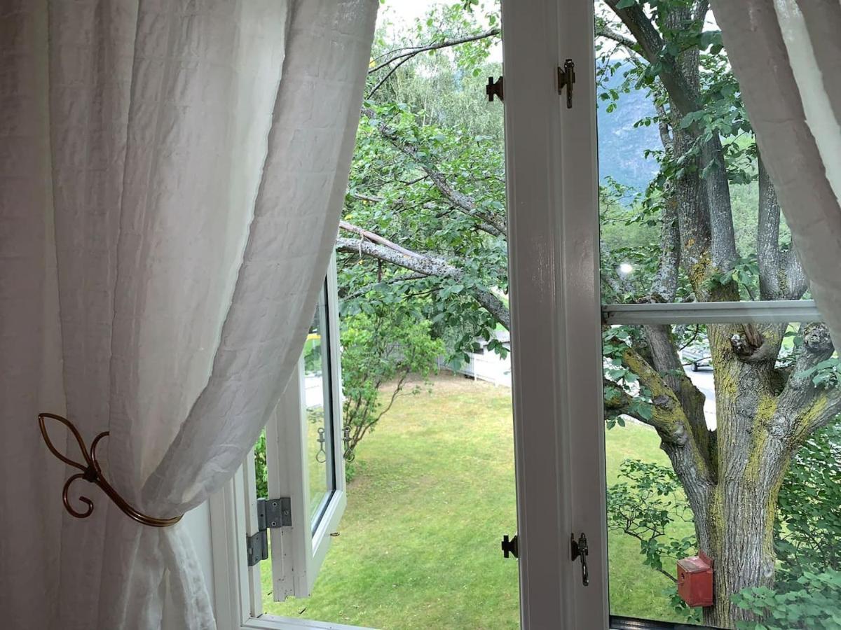 Aobrio Holidayhouse, Authentic Norwegian Farmhouse Close To Flam Lærdalsøyri Extérieur photo