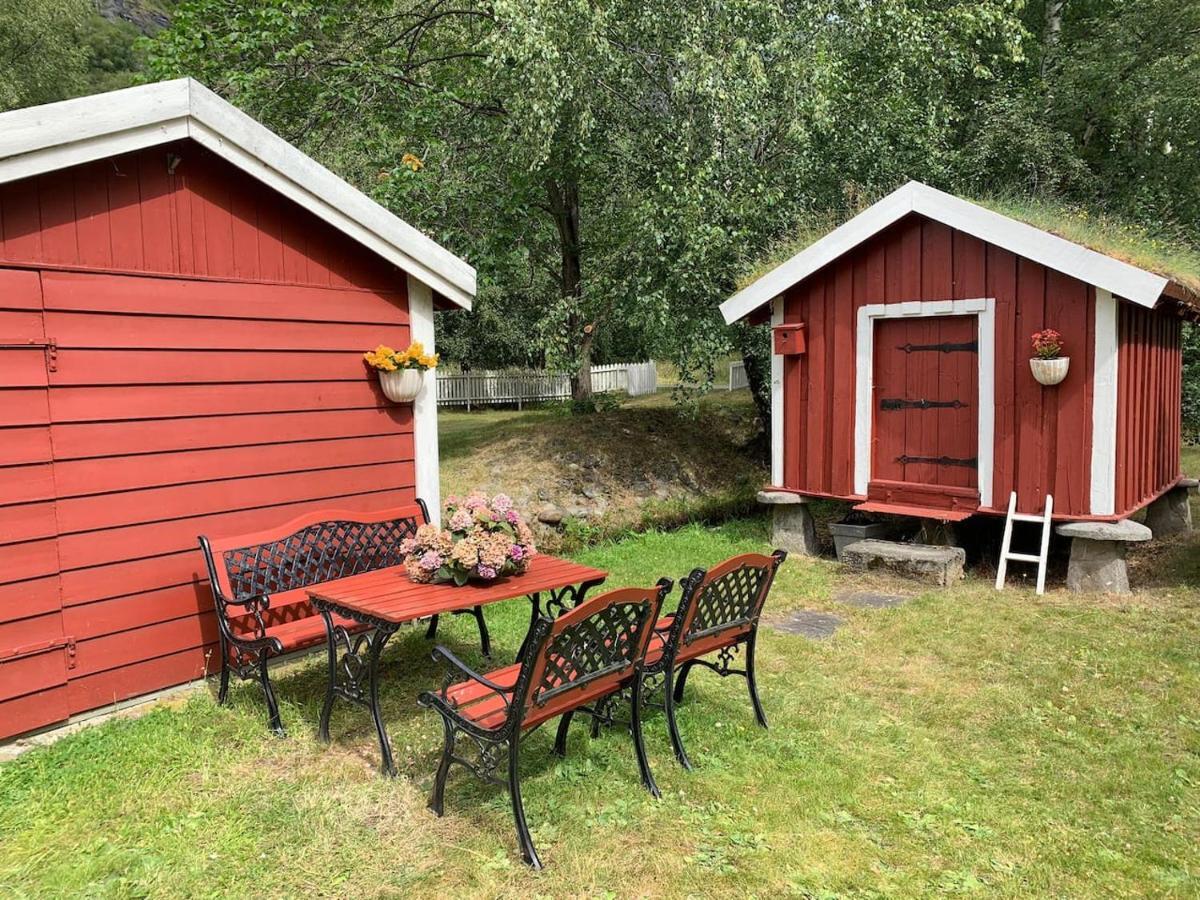 Aobrio Holidayhouse, Authentic Norwegian Farmhouse Close To Flam Lærdalsøyri Extérieur photo